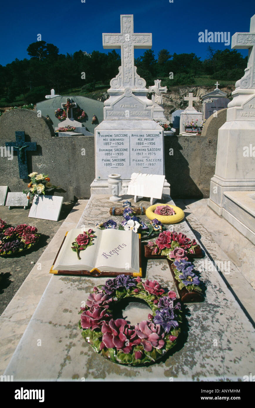 Saint tropez cemetery -Fotos und -Bildmaterial in hoher Auflösung – Alamy
