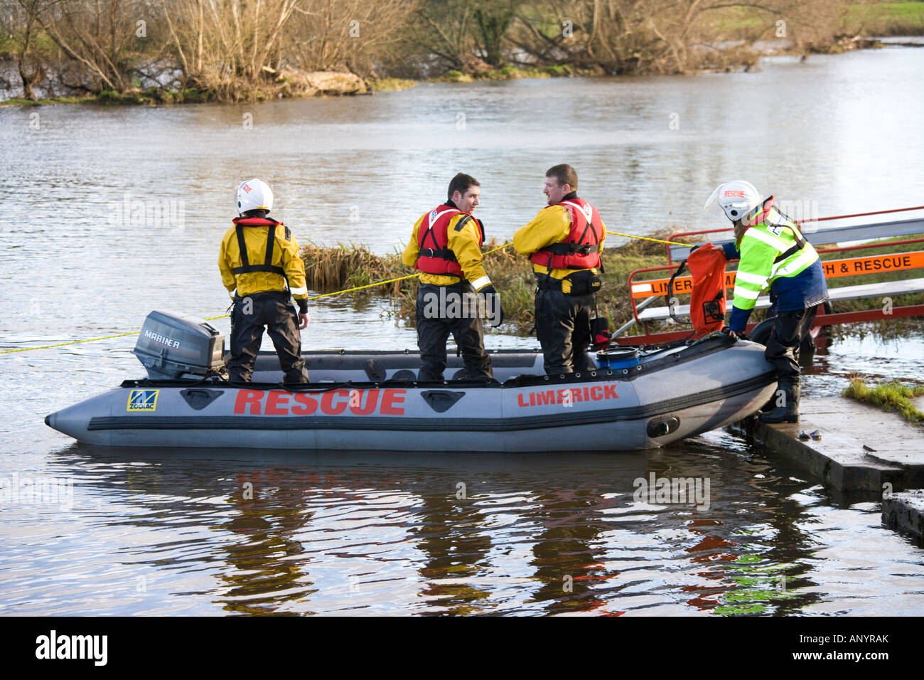 Limerick River Shannon Wasser Rettungsboot Stockfoto