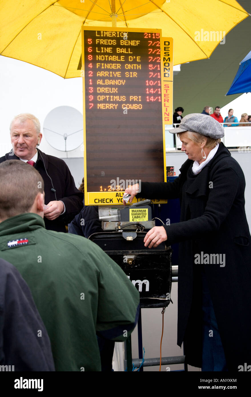 Buchmacher Limerick Race Course, Irland Stockfoto