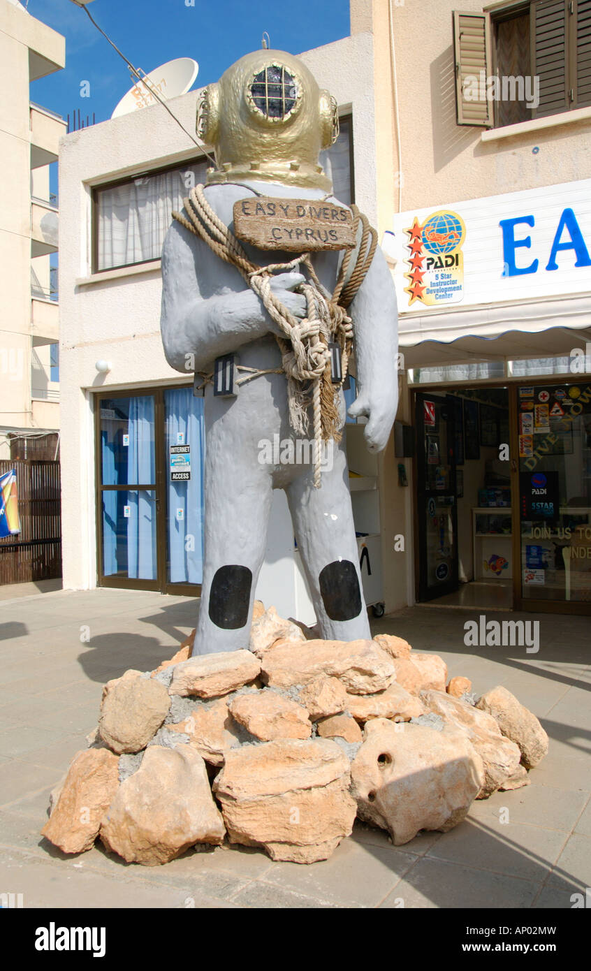 In Protaras auf der Mittelmeer Insel Zypern EU Außen EASY DIVERS-Shop anzeigen Stockfoto