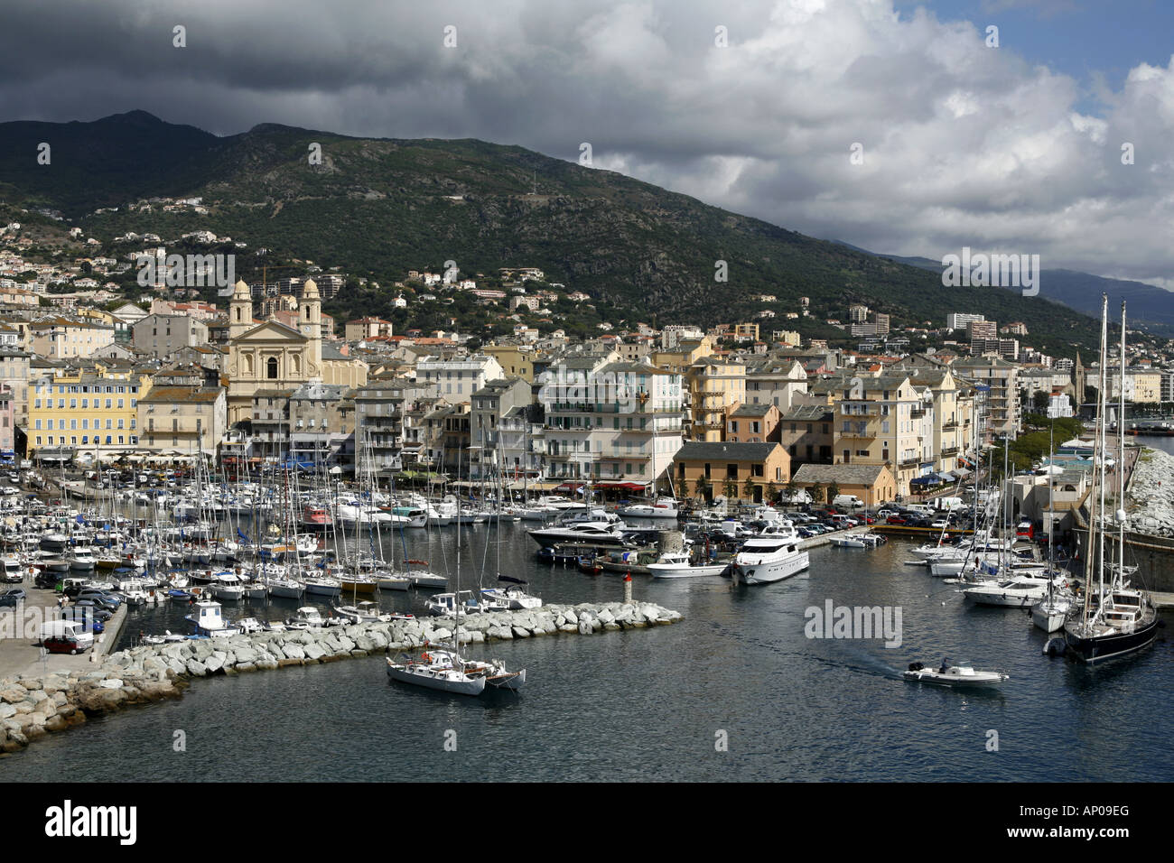 Die Kirche St. Jean Baptiste & den alten Hafen, Bastia, Korsika, Frankreich Stockfoto