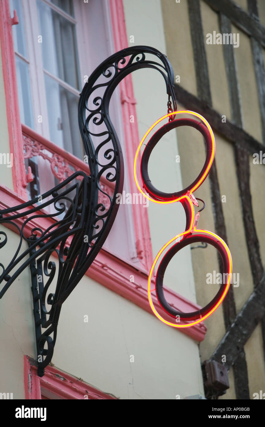 Frankreich, Champagne (Aube), Troyes: Brillen-Shop anmelden Stockfoto