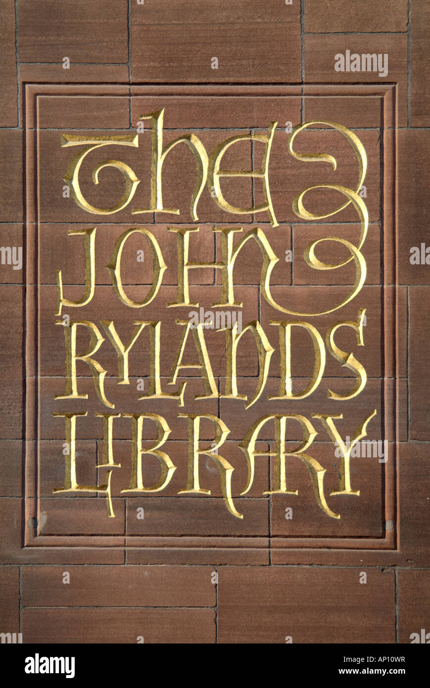 Der John Rylands Library aus rotem Sandstein Gold geschnitzt Schriftzug Deansgate zentrale Manchester UK Vereinigtes Königreich England Europa GB Gr Stockfoto