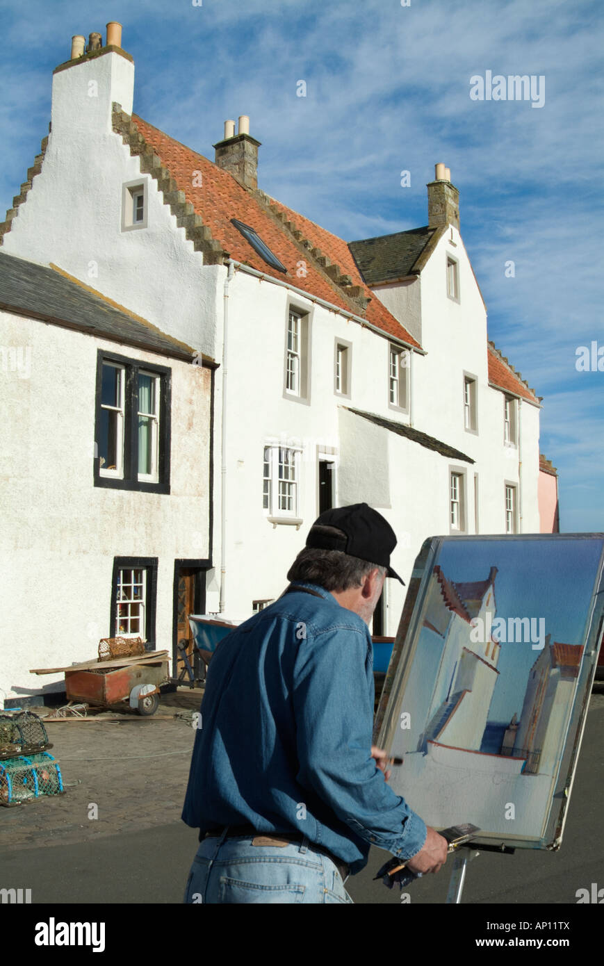 Pittenweem Hafen lokale Künstler Maler Malerei Farbe Farbe Farbe Staffelei Hotel schottischen Scot Schottland Fisch Fischerboot Nooke Stockfoto