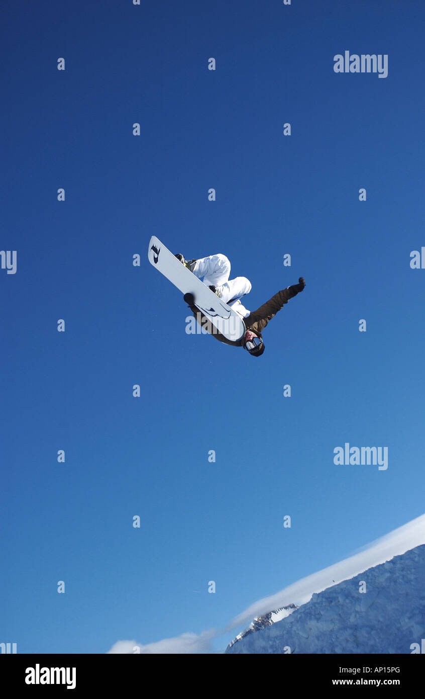 Snowboarder in der Luft Stockfoto