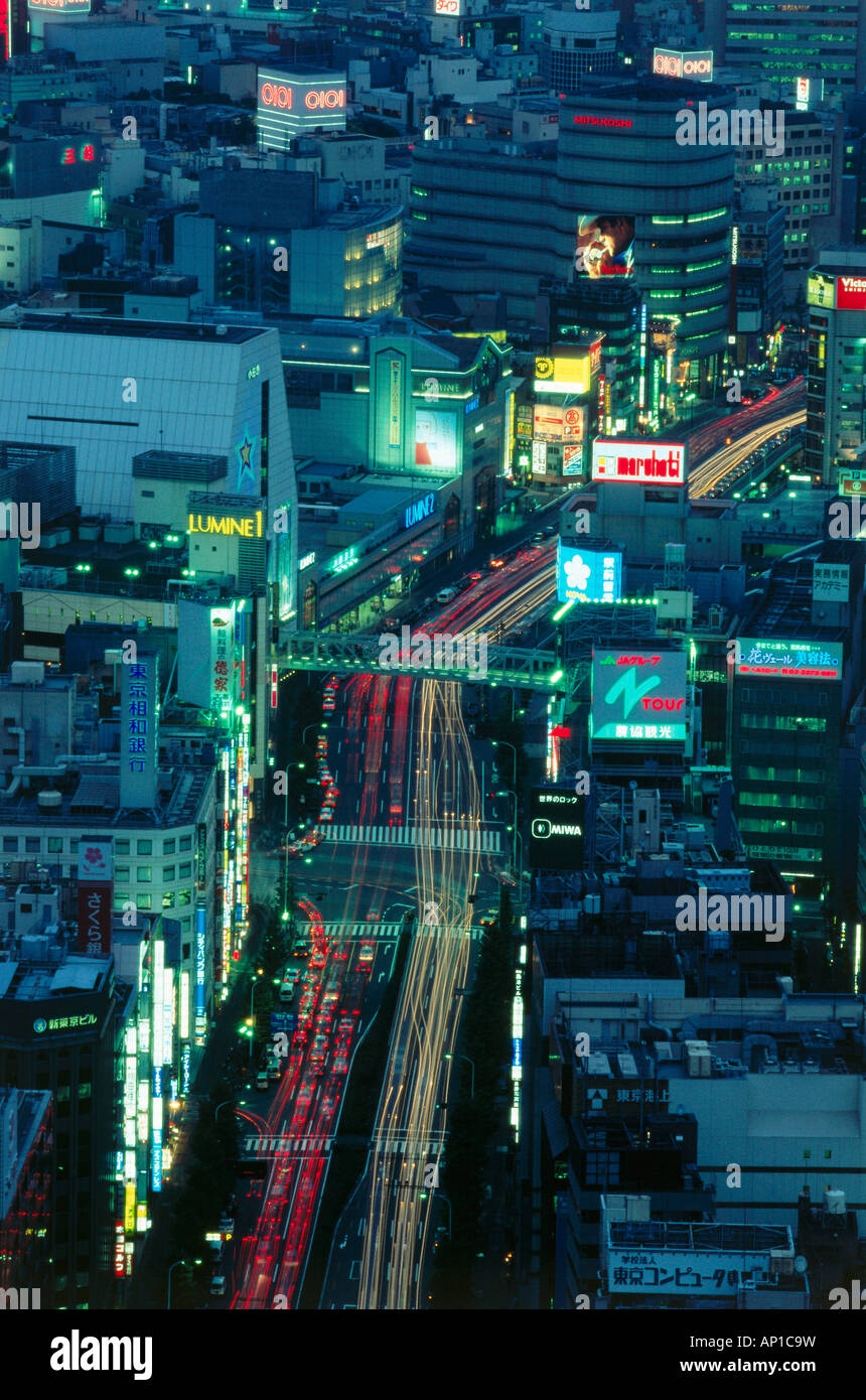 Zentrieren von Shinjuku, Koshukaido Avenue, Tokyo, Japan Stockfoto