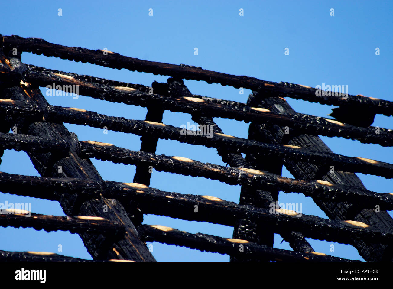 verbrannte Dach Stockfoto