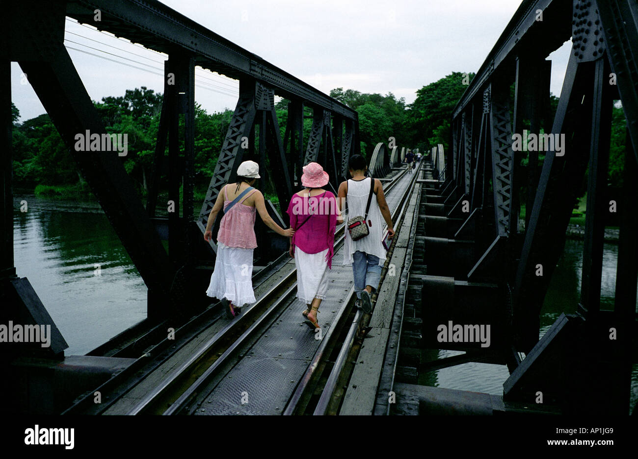 THAILAND DIE BRÜCKE AM RIVER KWAI IN KANCHANABURI 2006 Stockfoto