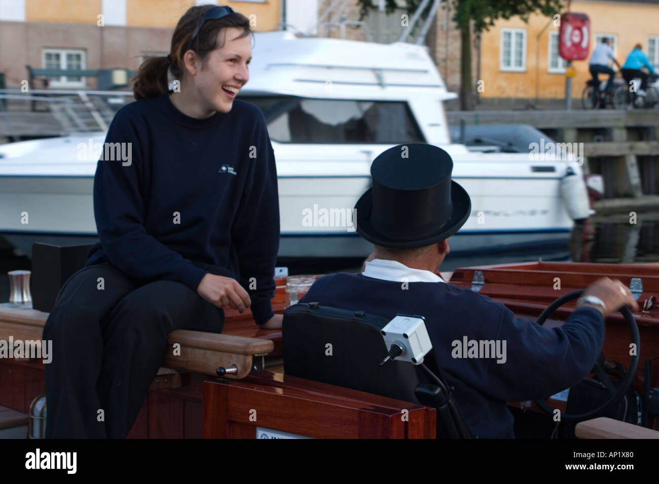 Tour Guide und Pilot des Kanals Boot Kopenhagen Dänemark Stockfoto