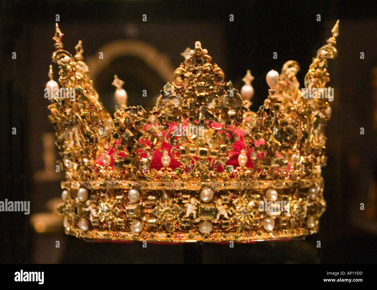 Goldene Krone von König Christian IV. von Dänemark, königliche Schatzkammer, Schloss Rosenborg, Kopenhagen, Dänemark Stockfoto