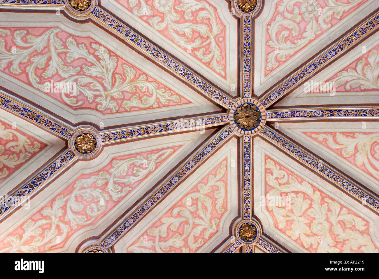 Decke des roten Marmor Zimmer im Schloss Neuburg am Inn-Niederbayern Stockfoto