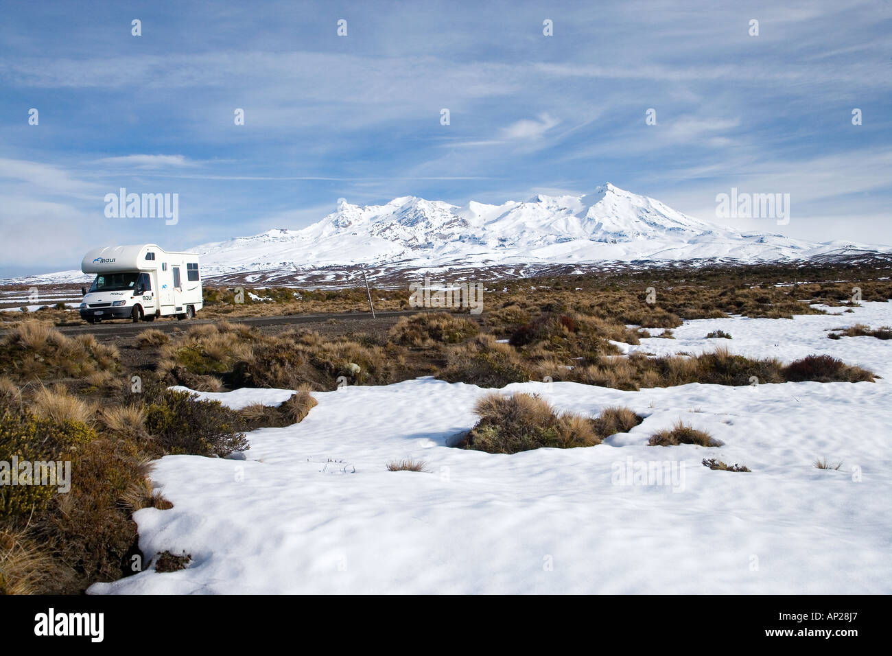 Rangipo Wüste Campervan und Mount Ruapehu Mittelland Nord Insel Neuseeland Stockfoto