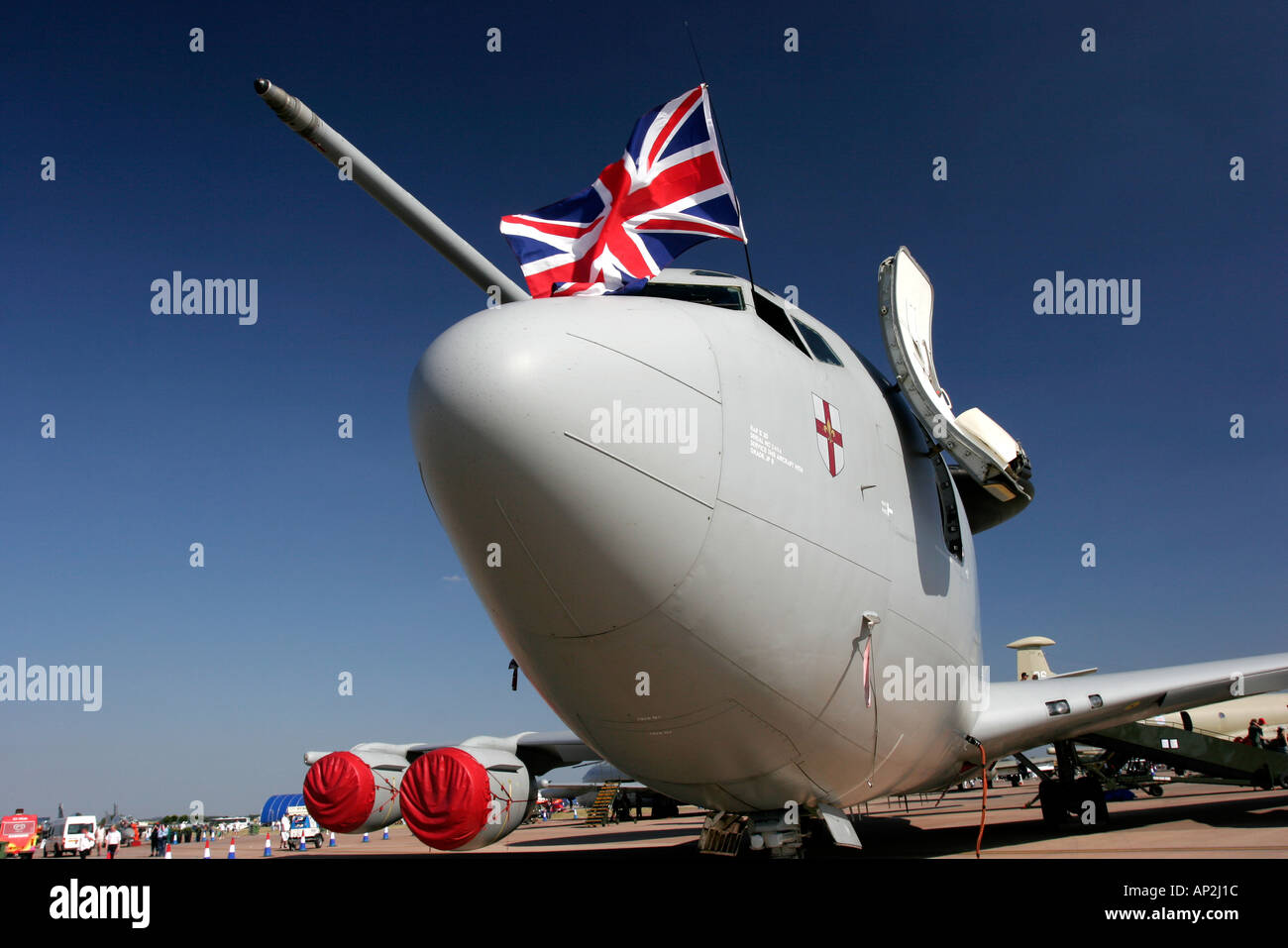 AWACS-Frühwarnsystem ausgestattete Flugzeuge Stockfoto