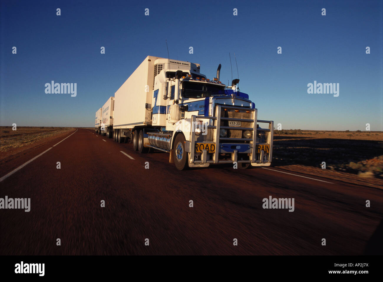 LKW, Sattelzug am Stuart Highway, Northern Territory, Austrialia Stockfoto