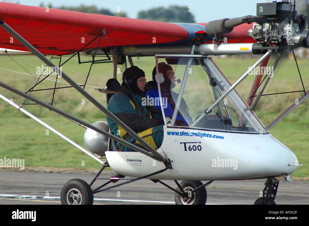 Ein Ultraleichtflugzeug Flächenflugmodelle bereitet abzunehmen aus einem kleinen Flugplatz in Lincolnshire UK Stockfoto