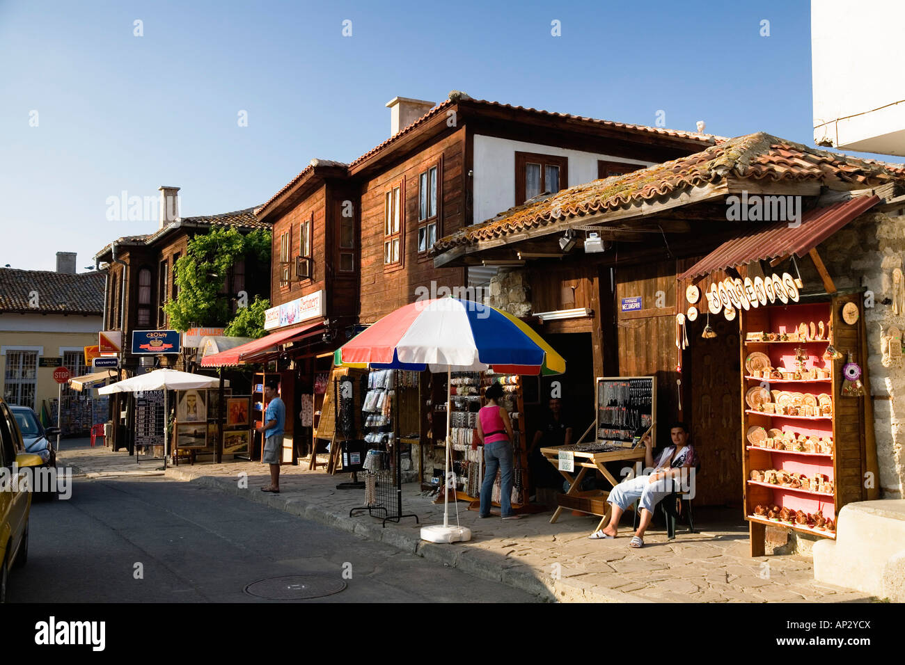 typische Häuser und Souvenirläden im Museum Stadt Nessebar, Schwarzes Meer, Bulgarien Stockfoto