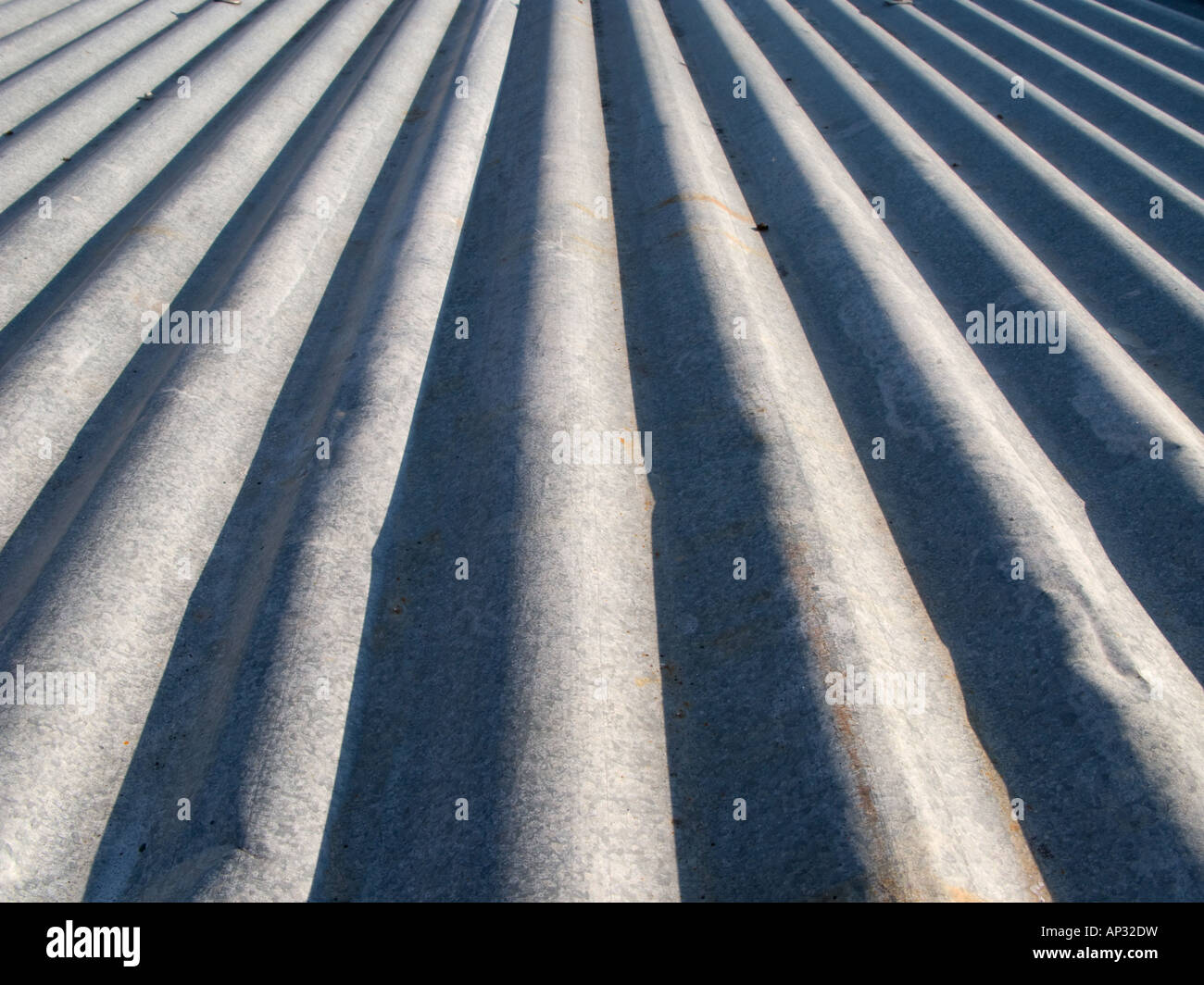 Gewellte Metall-Oberfläche. Zusammenfassung Hintergrundtextur. Stockfoto