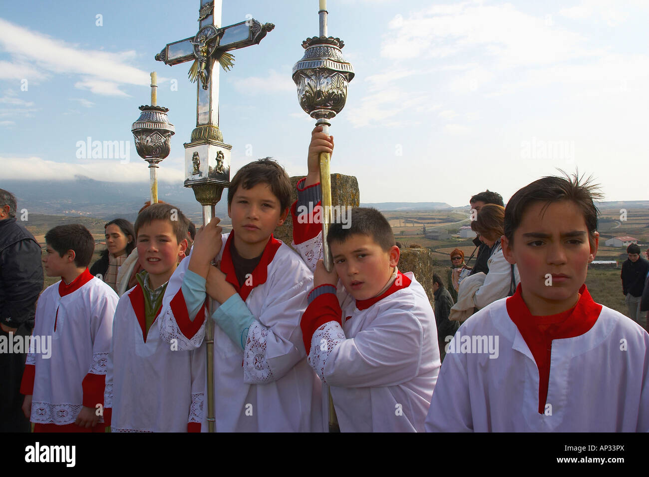 Masse Assistenten an die reuige Karfreitagsprozession, Karwoche, San Vicente De La Sonsierra, La Rioja, Spanien Stockfoto