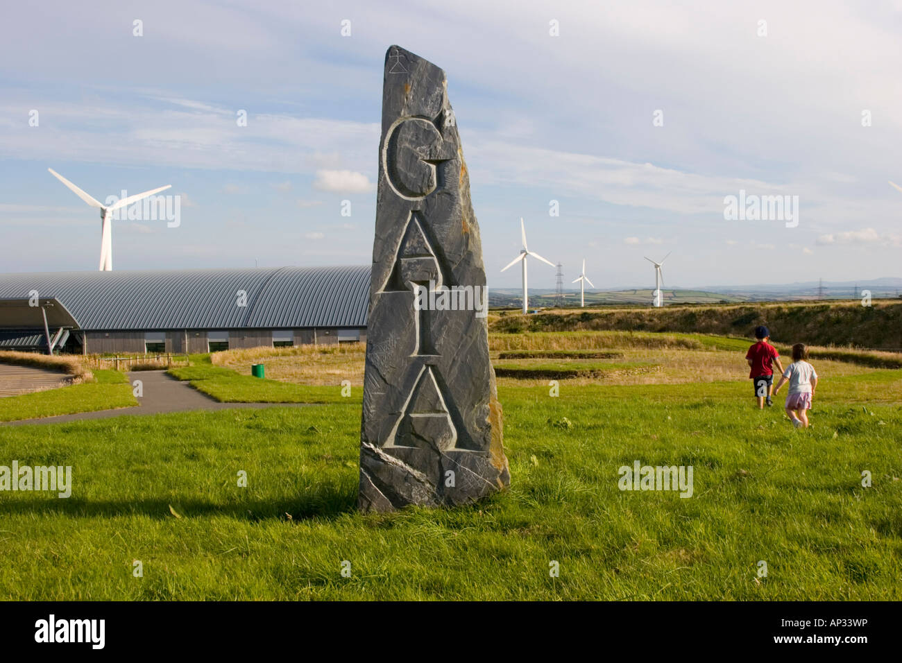 Windpark und Gaia-Besucherzentrum in der Nähe von Delabole North Cornwall Stockfoto