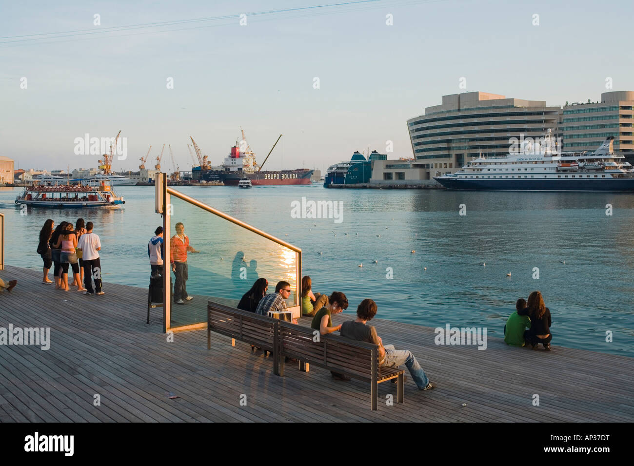 World Trade Center vom Einkaufszentrum Maremagnum, Port Vell, Hafen, Ciutat Vella, Barcelona, Spanien Stockfoto
