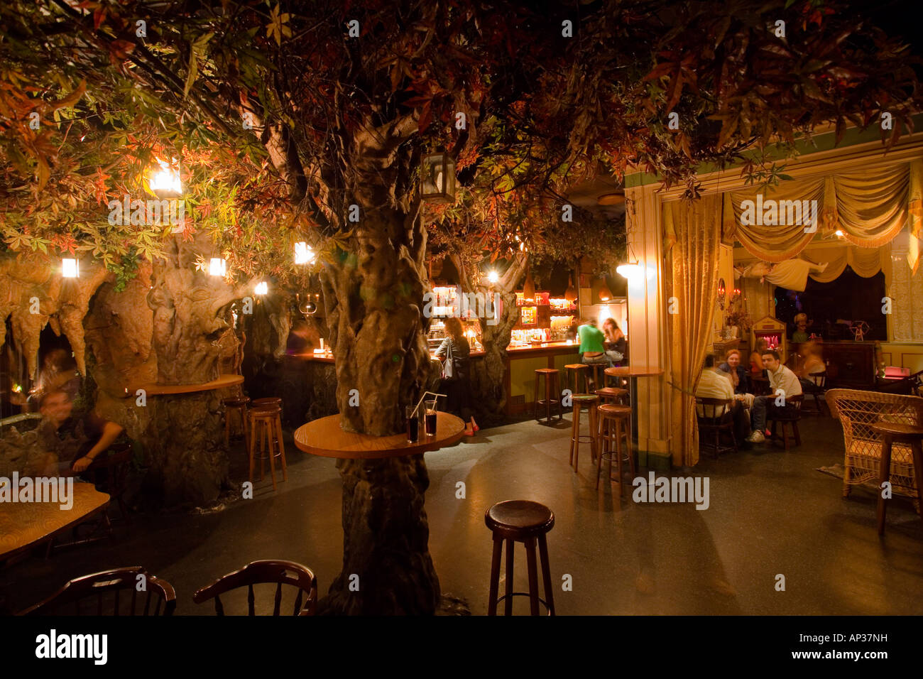 Cafe El Bosc de Les Fades, La Rambla, Les Rambles, Barri
