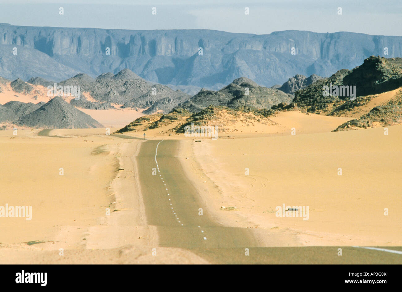 Djanet Road, Bordj el Haoues, algerische Sahara, Algerien, Afrika Stockfoto