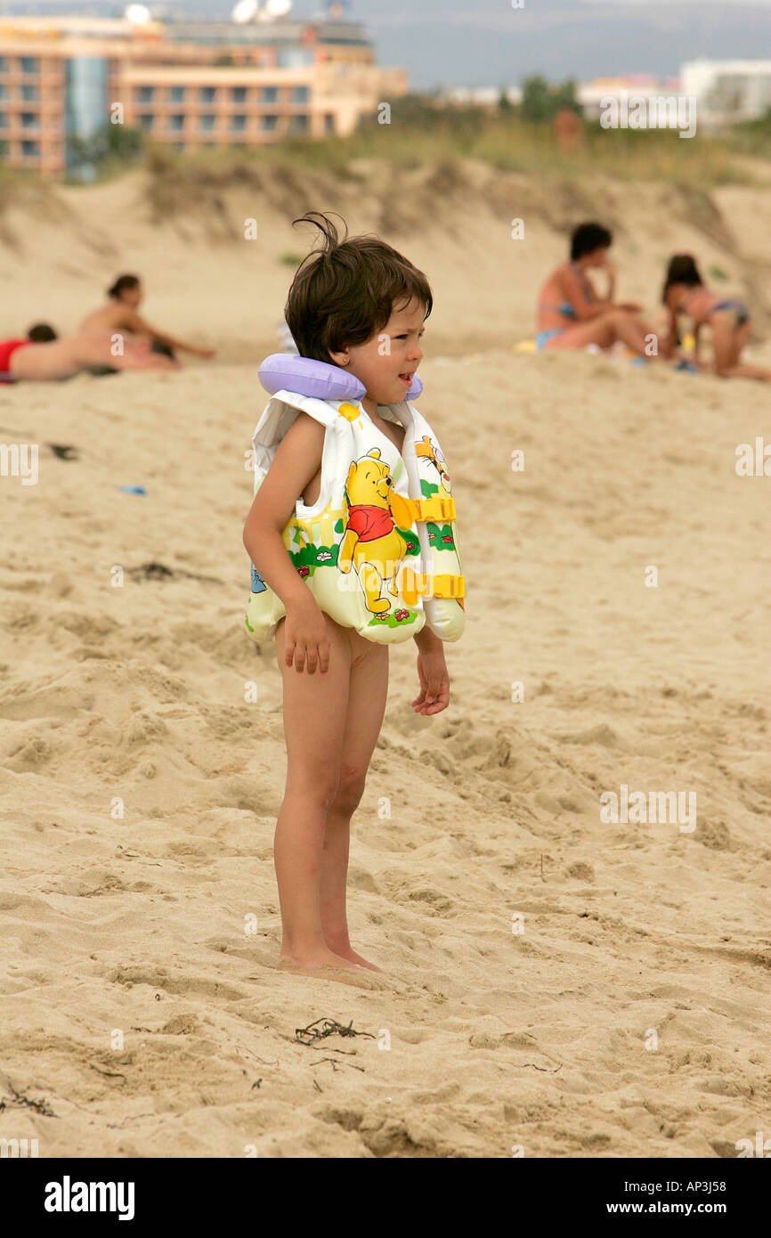 Spielen Am Strand Kinder Junge Madchen Baby Sand Baby Kinder Kinder Menschen Lebensstil Kaukasischen Jugend Glucklicher Mensch Youngster Pr Stockfotografie Alamy