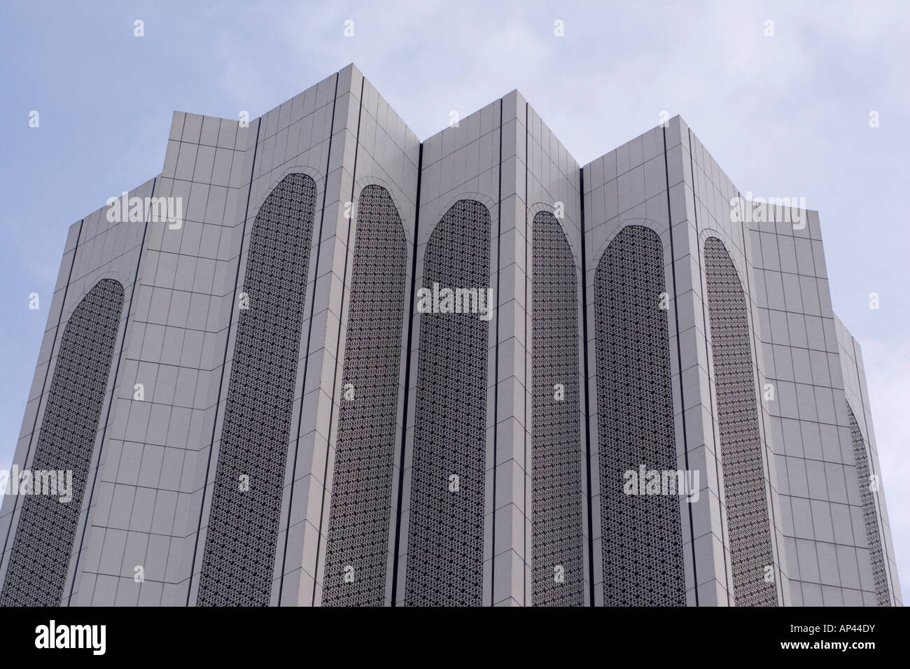 Die Wolkenkratzer in Kuala Lumpur Dayabumi Komplex ist von islamischer Architektur und Geometrie beeinflusst. Stockfoto