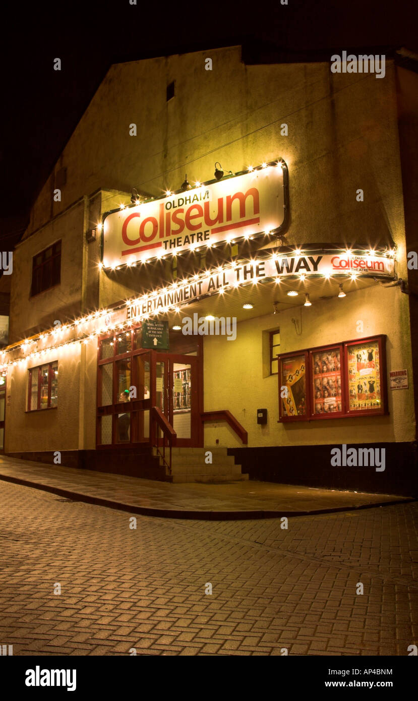 Oldham Kolosseum bei Nacht. Oldham, Greater Manchester, Vereinigtes Königreich. Stockfoto