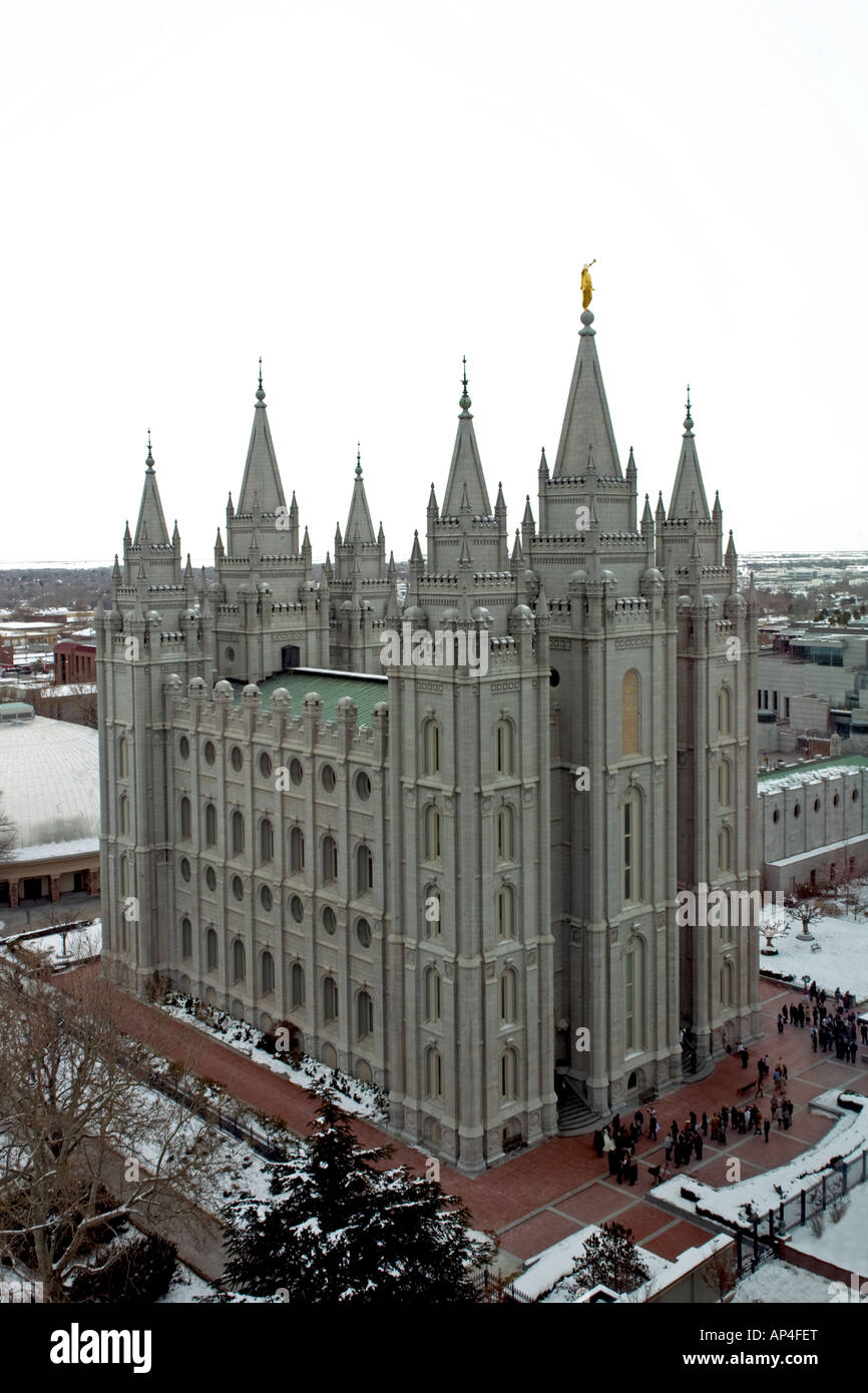 SLC LDS Tempel Winter. Blick hinunter auf Türme. Kirche von Jesus Christ Of Latter-day Saints Salt Lake City, Utah. Stockfoto
