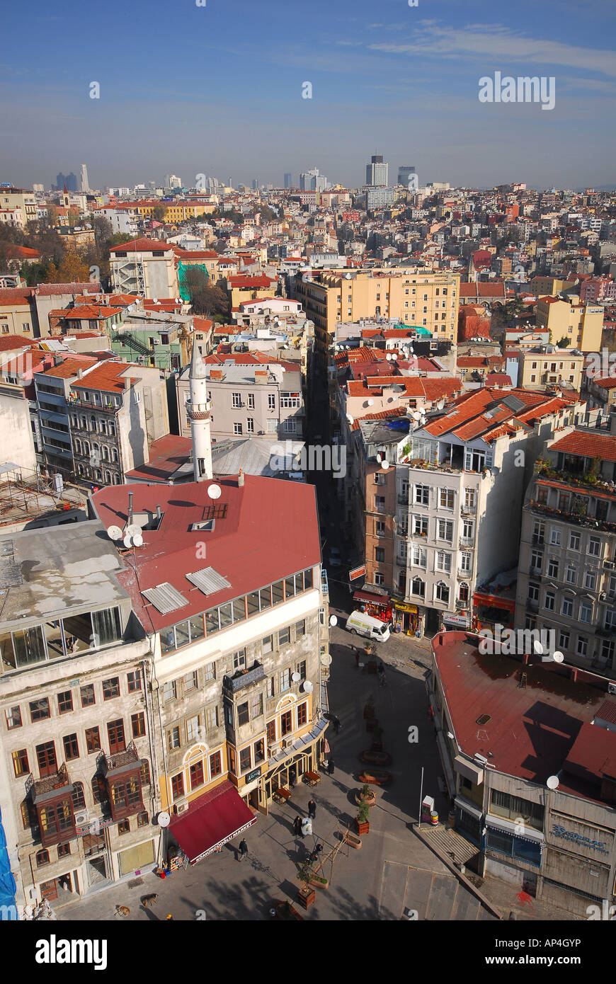 ISTANBUL. Blick vom Galata-Turm über die Pera Bezirk Beyoglu in Richtung Taksim und Levent. 2007. Stockfoto