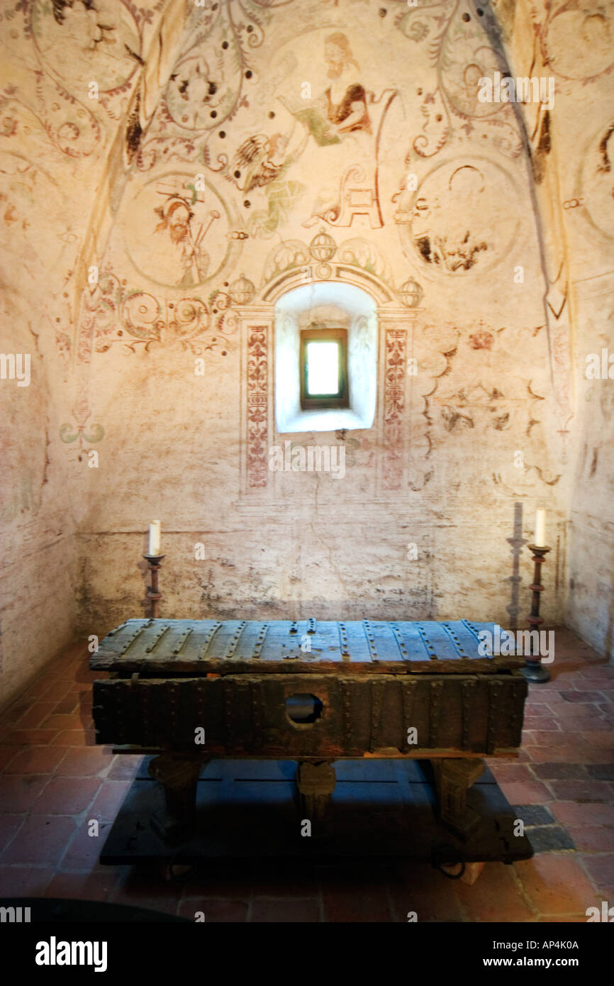 Die Gebet-Kammer im Kloster Vadstena mit dem Sarg, in dem der Heilige Sankt Birgitta war, transportiert 1373 Stockfoto