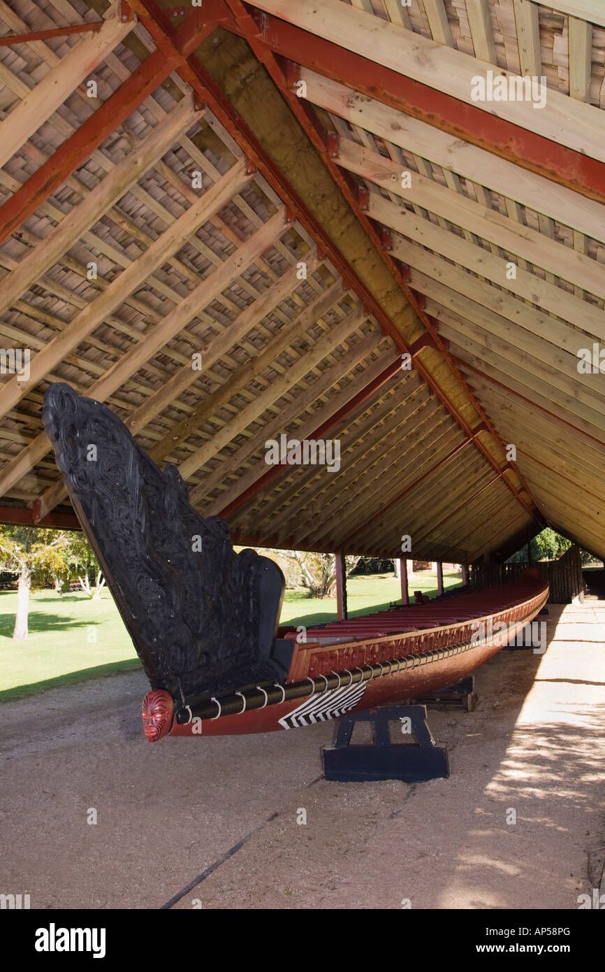 Whare Waka Kanu Haus mit größten Maori Krieg Kanu Ngatokimatawhaorua am Waitangi National Reserve New Zealand Stockfoto