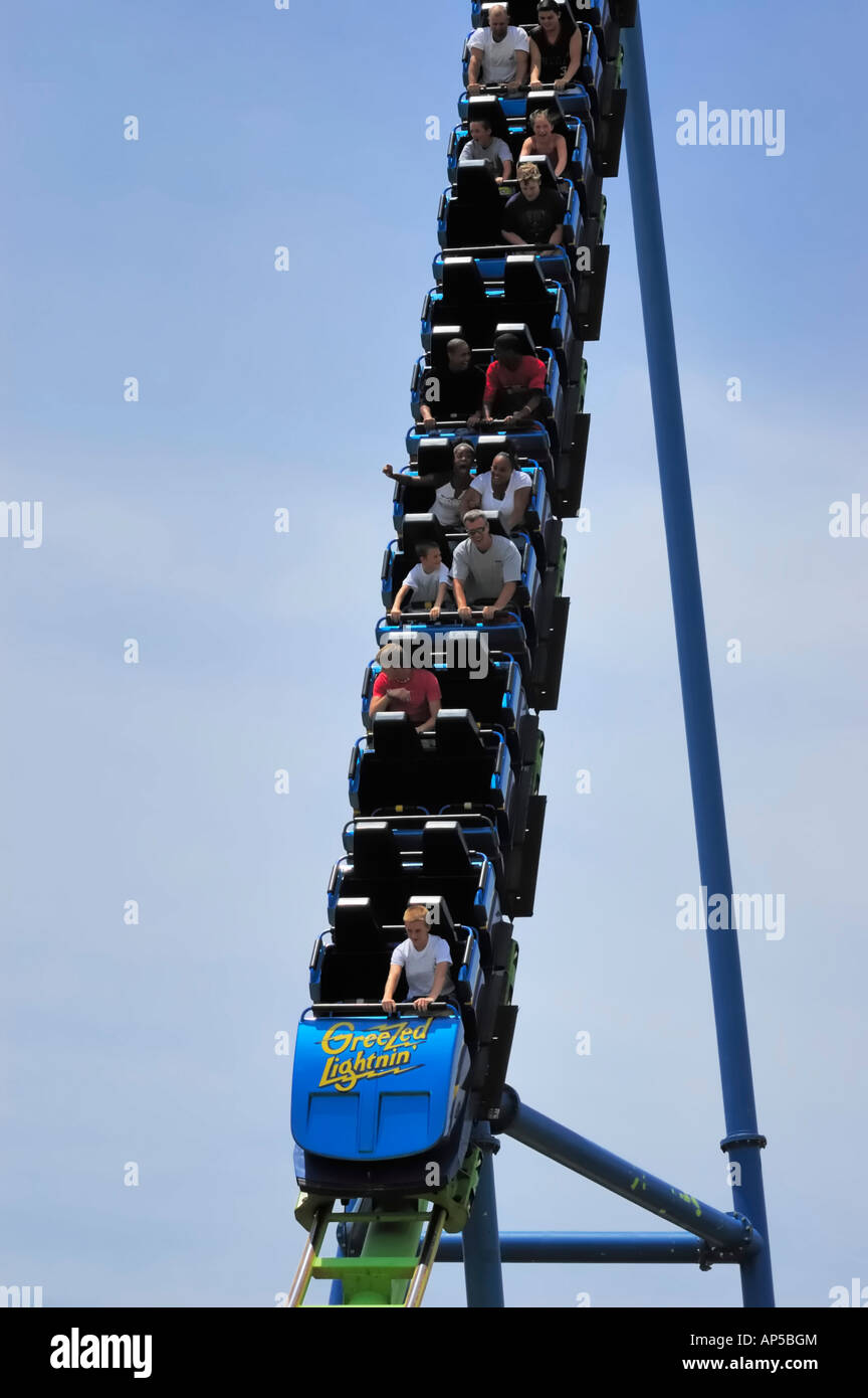 Die Coaster namens Greezed Lightnin im Freizeitpark Six Flags Kentucky Kingdom in Louisville Kentucky USA Stockfoto