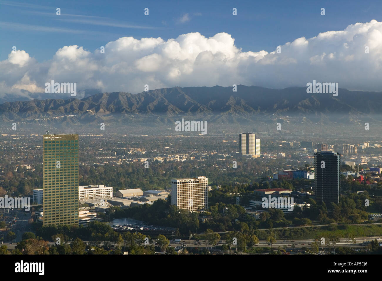 USA, California, Los Angeles, San Fernando Valley: Morgendliche Aussicht von Universal City / NBC Studios Stockfoto