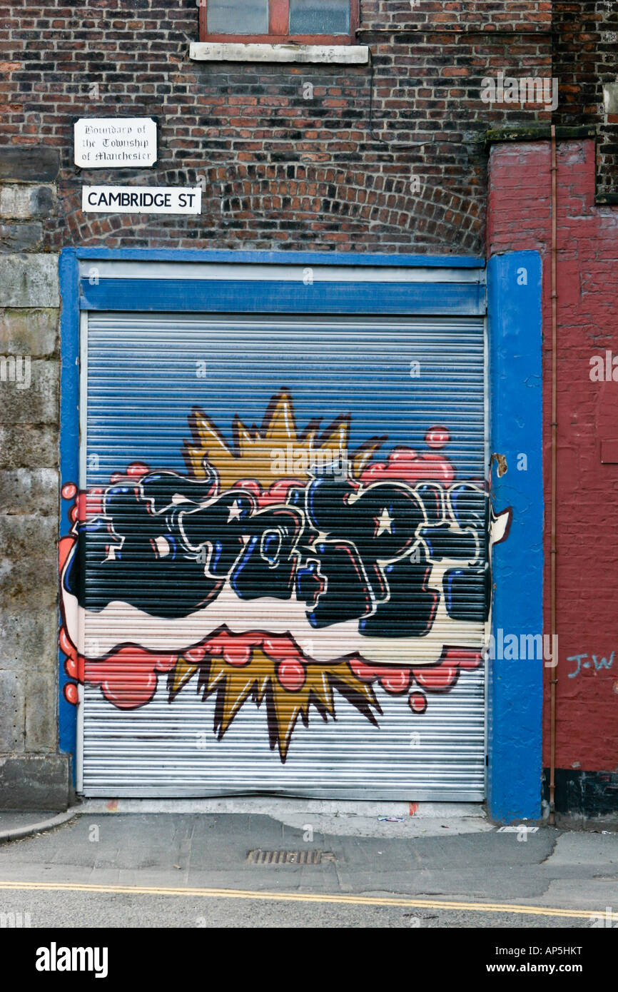 Graffiti an der Wand in Cambridge Street Manchester UK Stockfoto