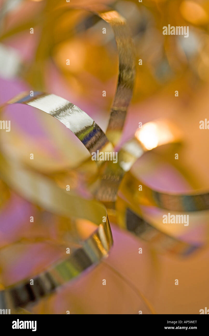 Festliche Dekorationen Weihnachtskugel Farbband und Lametta, Baum schmücken Stockfoto