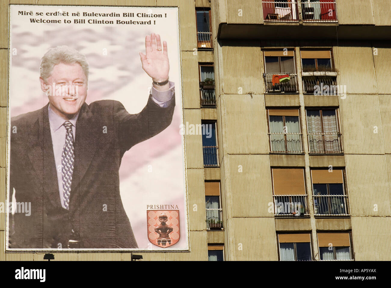 Bill Clinton Poster auf Bill Clinton Provinz Boulevard, Pristina, Kosovo, Serbien Stockfoto