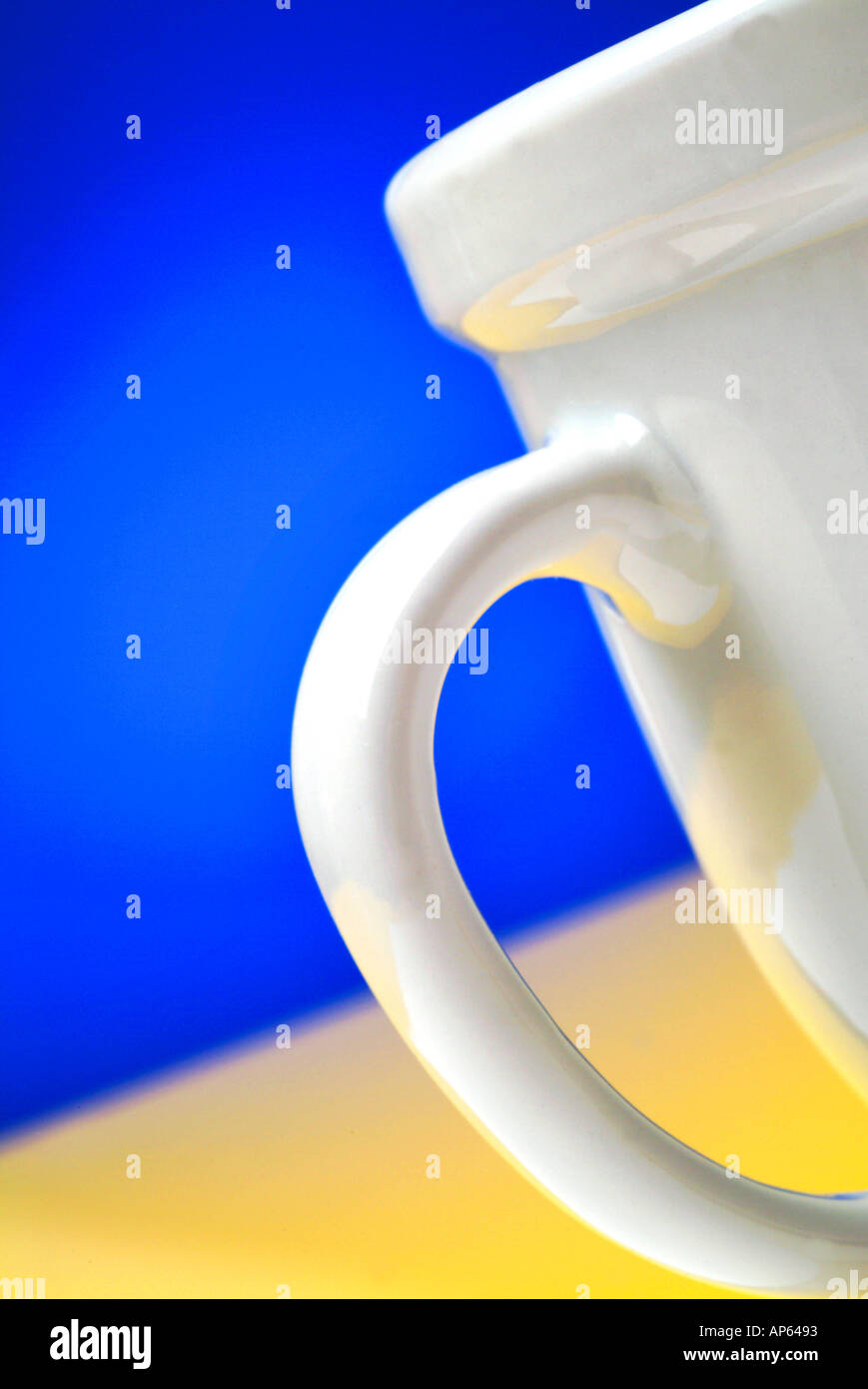 Nahaufnahme von Kaffee Tasse Griff Stockfoto