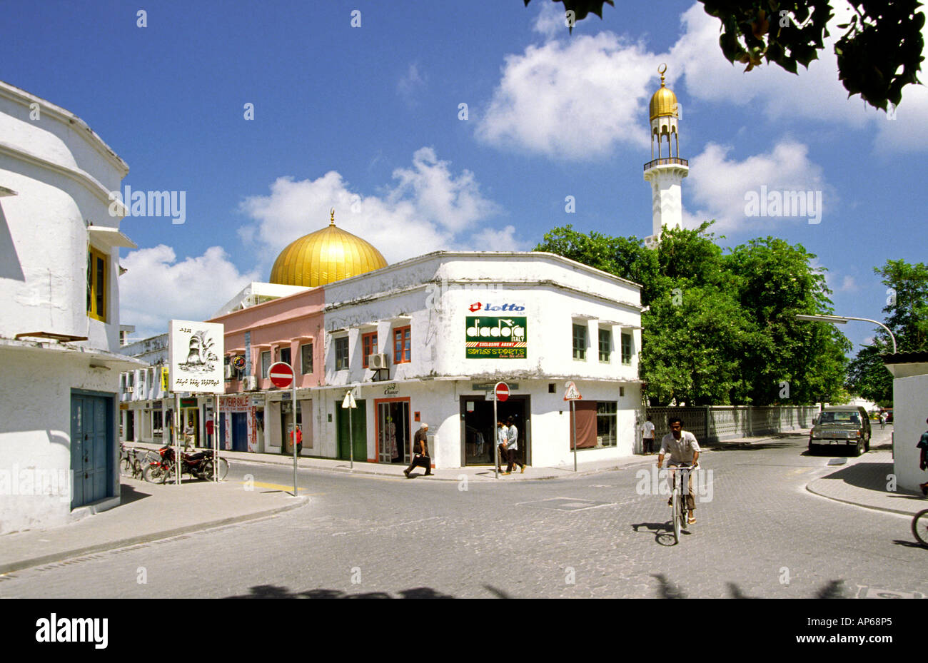 Malediven männlichen Chaandhanee Magu und Minarett der nationalen islamischen Zentrum Stockfoto