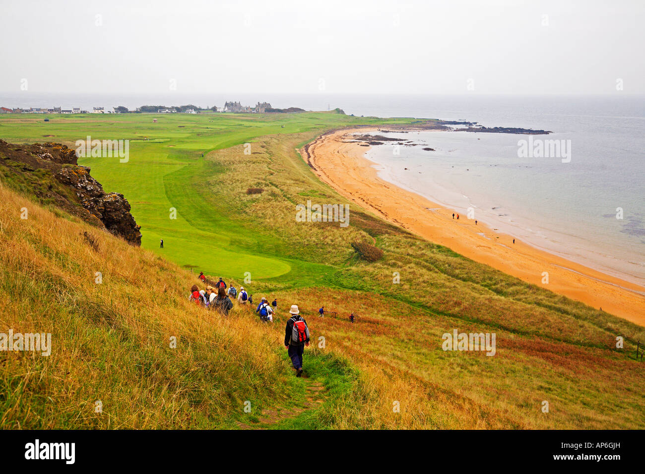 Eine weitläufige Club Abstieg zum Strand von Earlsferry auf der Fife Coastal Path Stockfoto