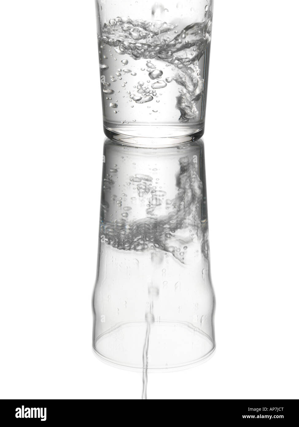Glas Mineralwasser Sprudel Stockfotos und -bilder Kaufen - Alamy