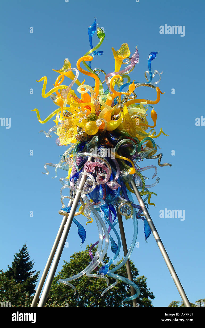 Exponate in der Ausstellung von Dale Chihuly in Kew Gardens in London. Stockfoto