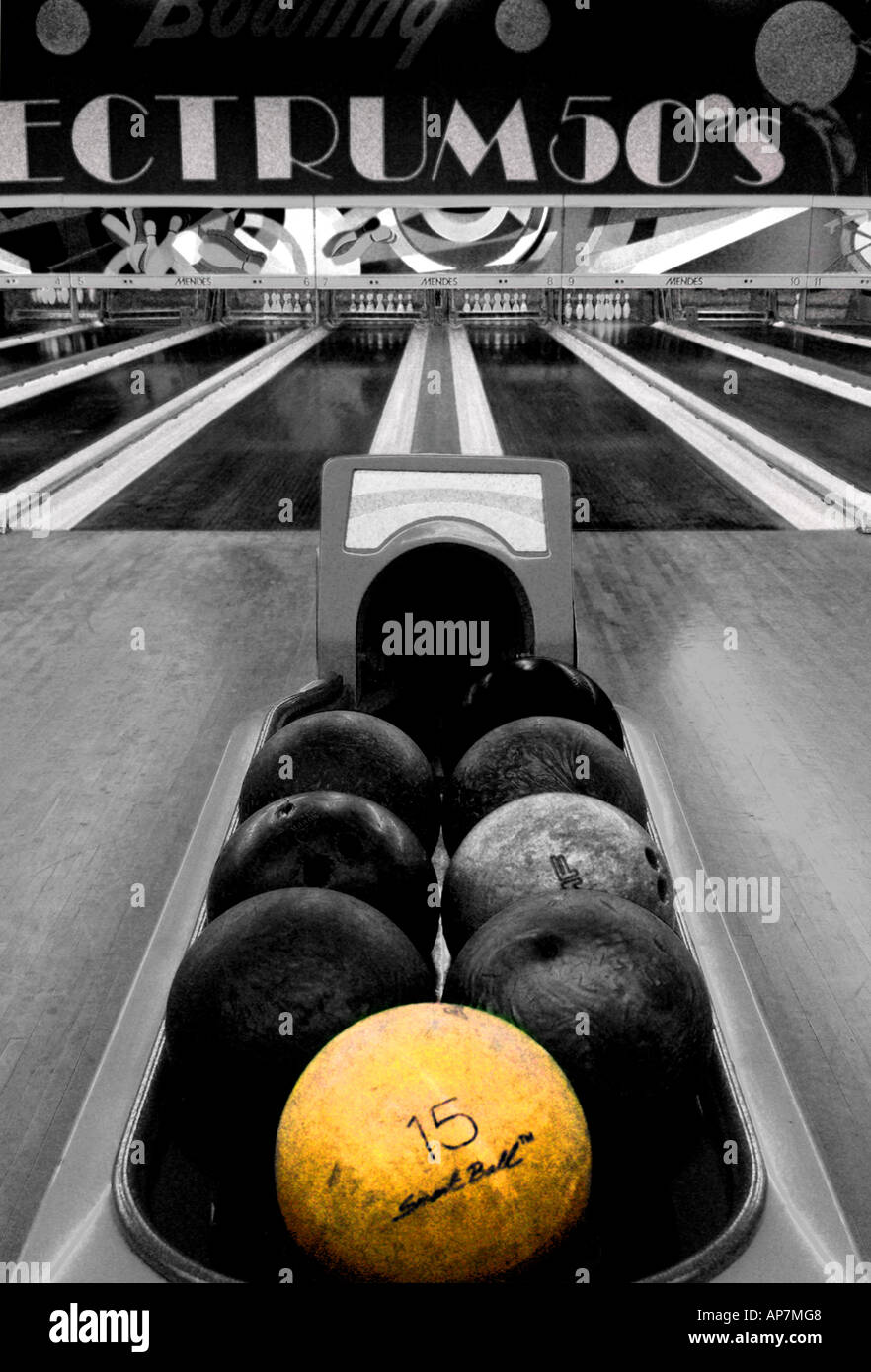 Bowling in einem Sonntagnachmittag Stockfoto