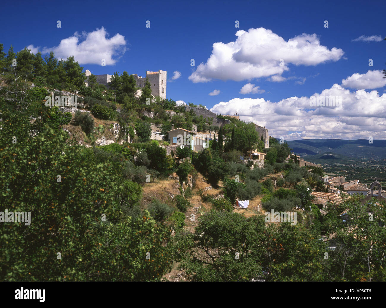 Lacoste mittelalterlichen Hügel Dorf und Schloss des Marquis de Sade Lubéron Vaucluse Provence Frankreich Stockfoto