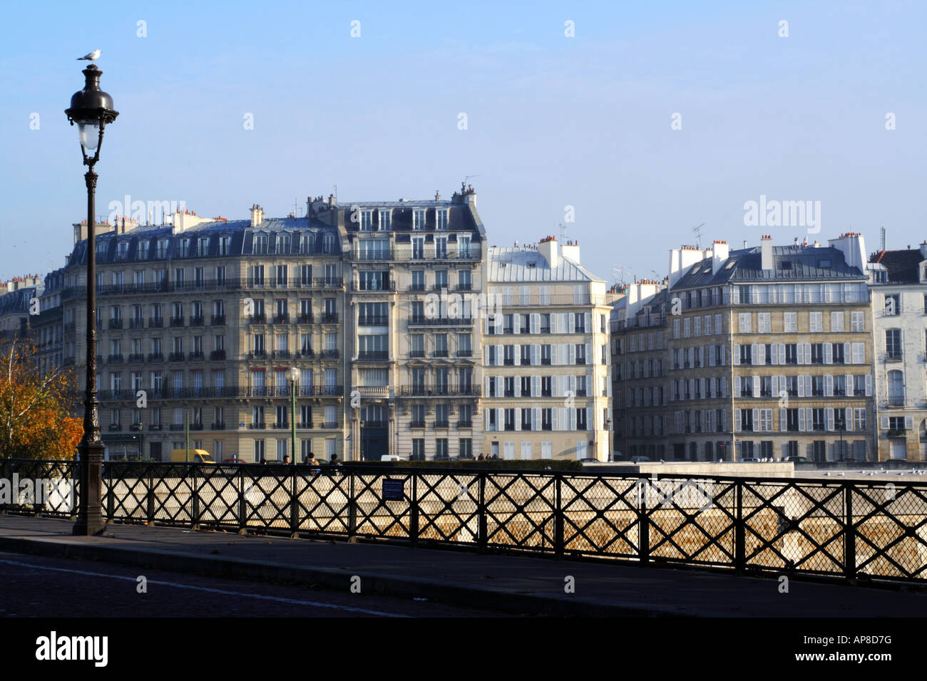 Eine Brücke über den Fluss auf der Ile De La Cite Paris Frankreich Stockfoto