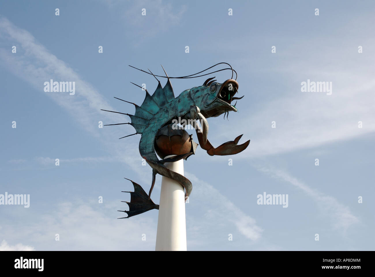 Riesen Garnelen Metall-Skulptur in der Nähe von der National Marine Aquarium in Plymouth, Devon Stockfoto