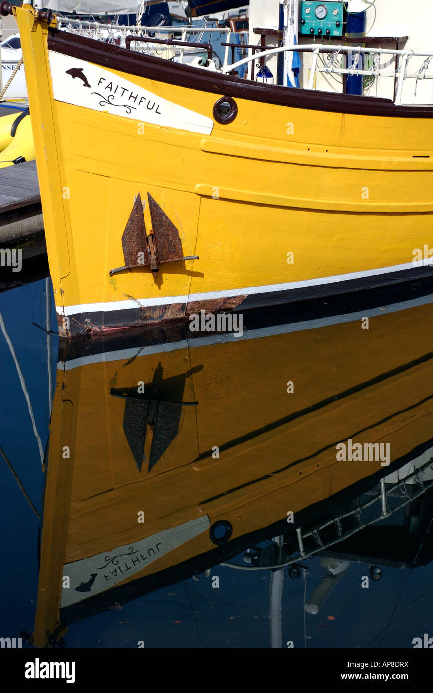 Ein Fischerboot namens Gläubigen in der Barbican Hafen, Plymouth, Devon Stockfoto