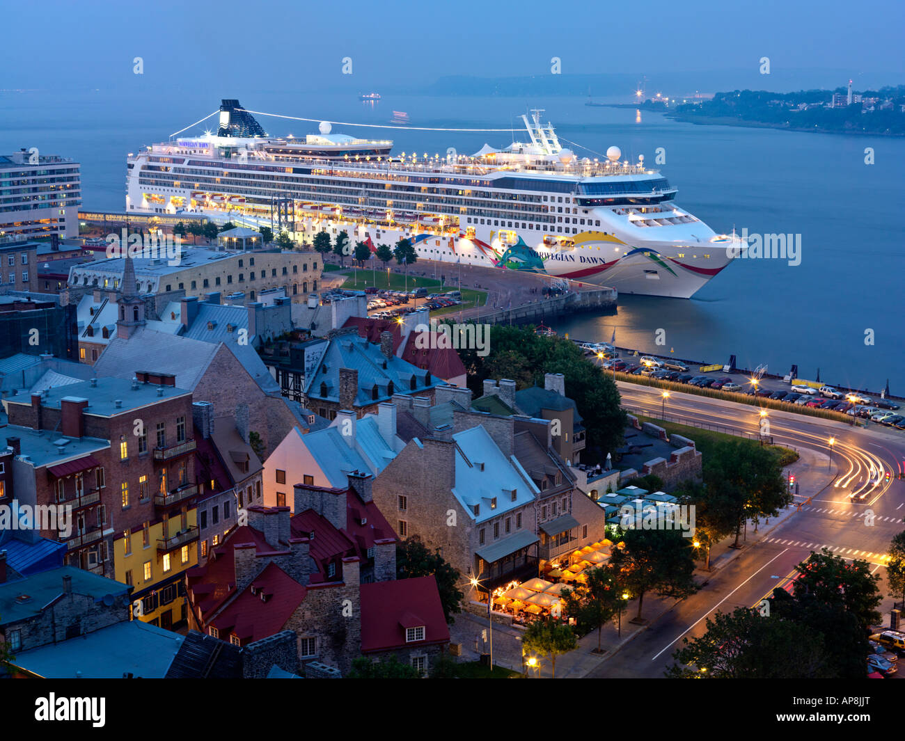 Kanada-Quebec-Québec, Kreuzfahrtschiff im Hafen Stockfoto