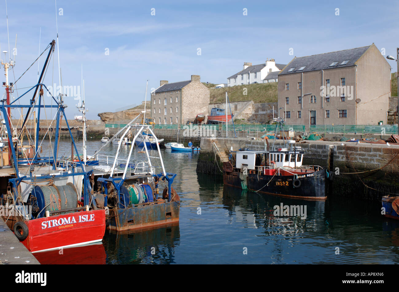 Fischerboote im Hafen von Burghead Moray, Grampian Garnele. Schottland.  XPL 3405-334 Stockfoto